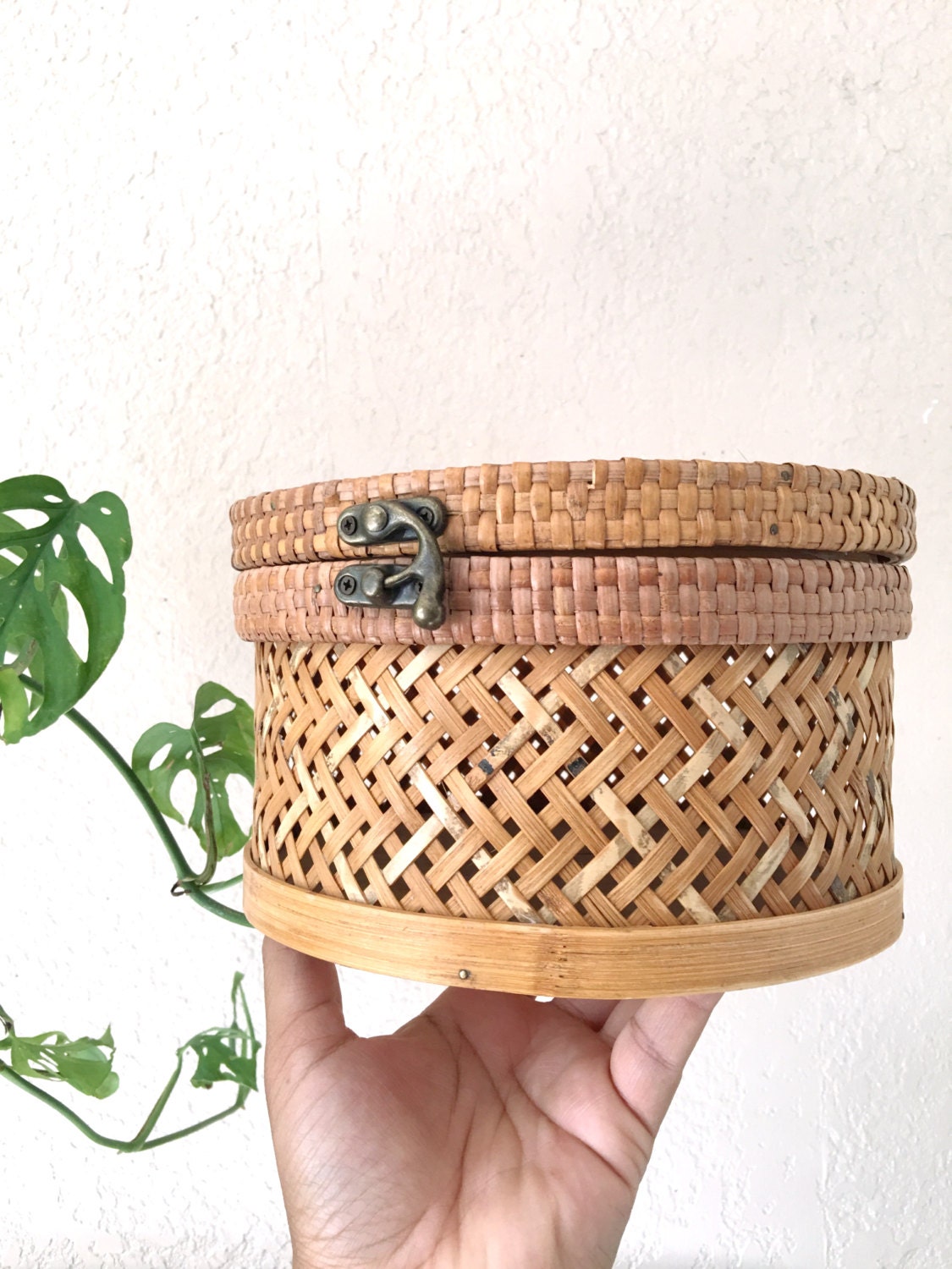 Vintage Round Woven Split Rattan Lidded Box / Basket / Trinket Box
