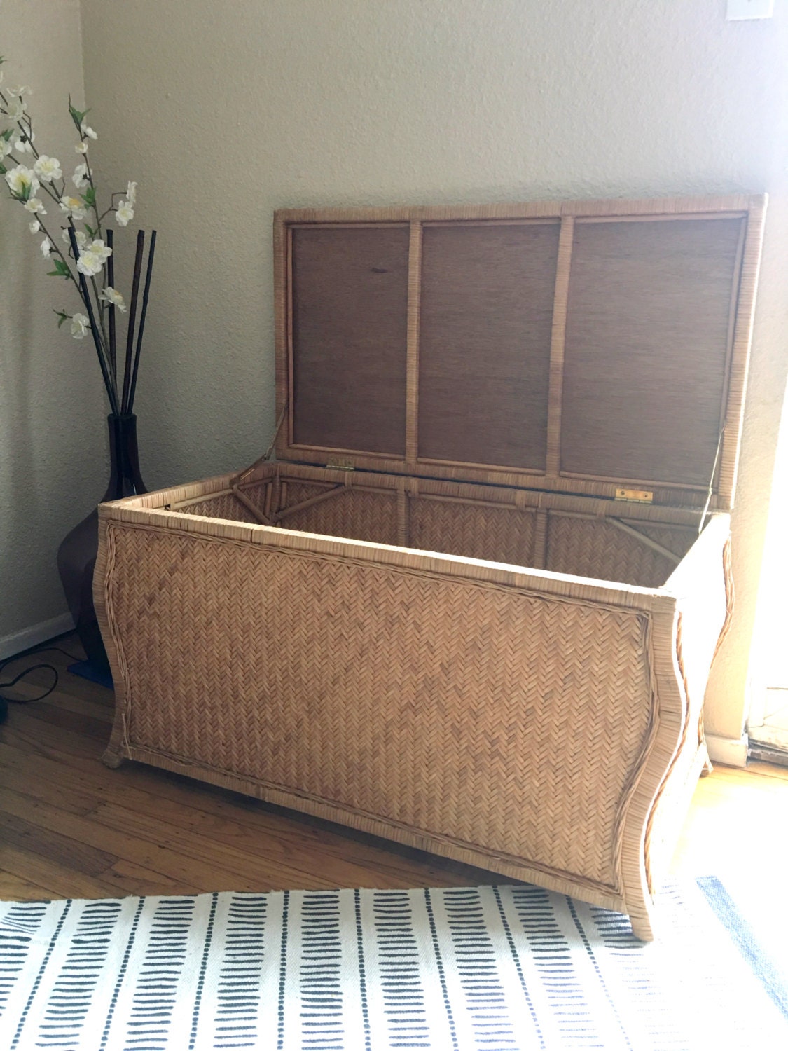 RESERVEDExtra Large Vintage Wicker Rattan Storage Chest / Trunk / Bench