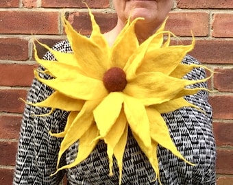 handmade flower brooch, felted sunflower brooch, yellow flower, statement brooch, gift for her, flower corsage, large flower pin