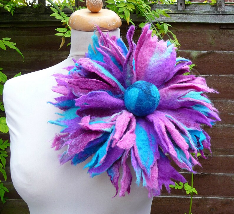 Oversized Fleur Brooch in 