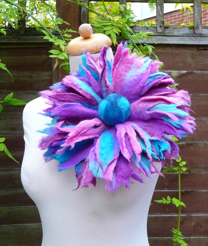 Oversized Fleur Brooch in 