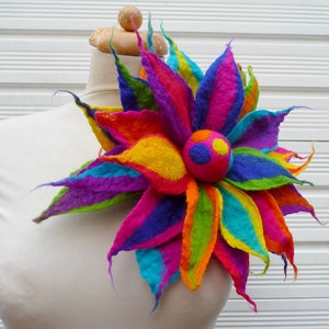 felted flower brooch, large flower brooch, corsage, handmade, felt flower, lagenlook, rainbow colors, felt flower, festival clothing 画像 8