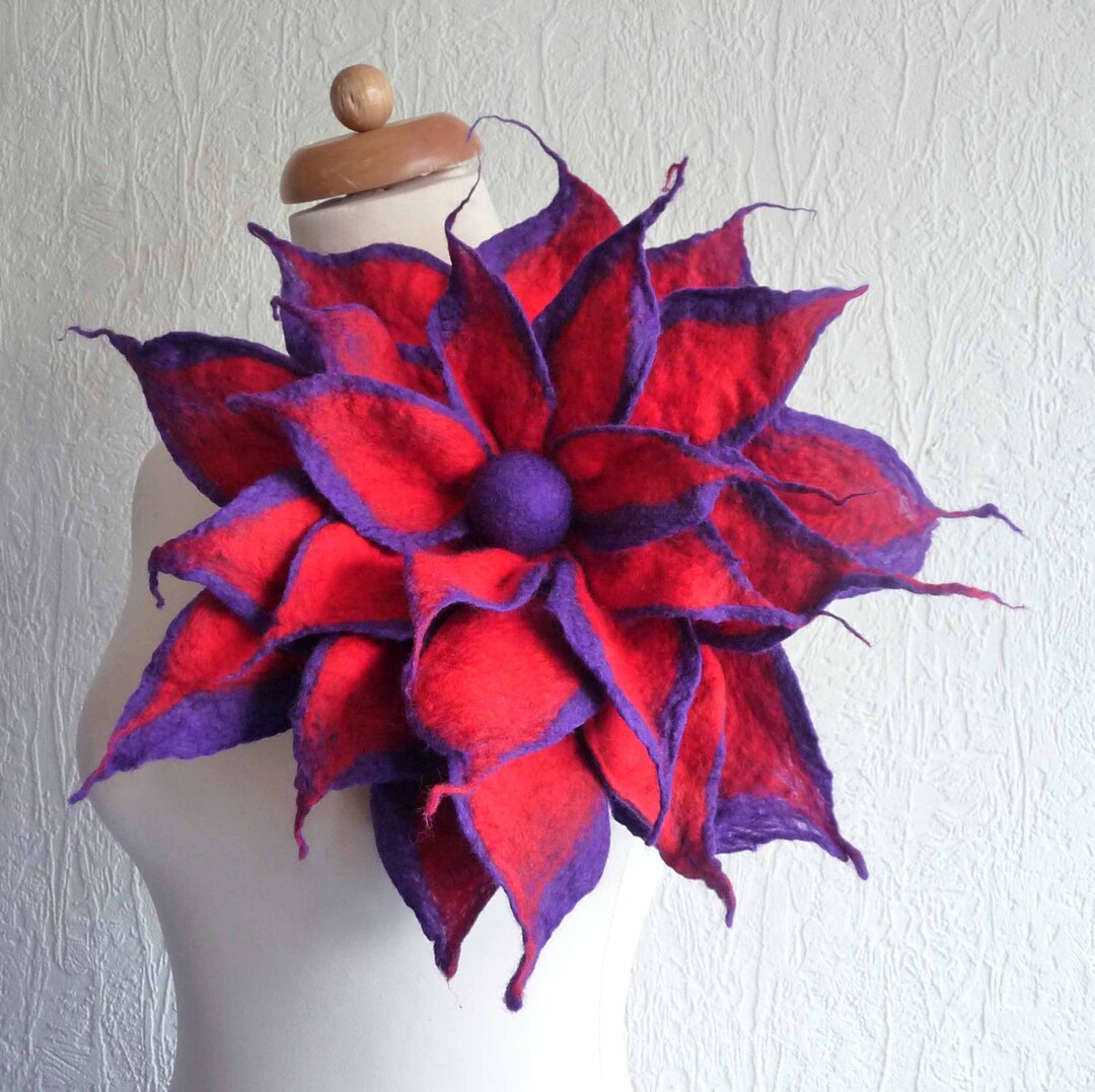 Oversized Fleur Brooch in 