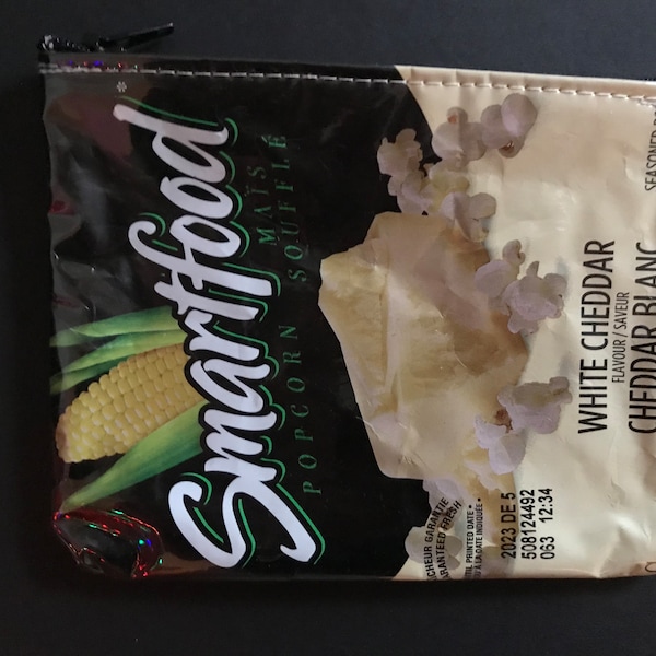 Portefeuille Smart Food - Fait à la main à partir d’un sac de nourriture intelligent recyclé - Porte-carte-cadeau pour les enseignants - Livraison gratuite au Canada et aux États-Unis