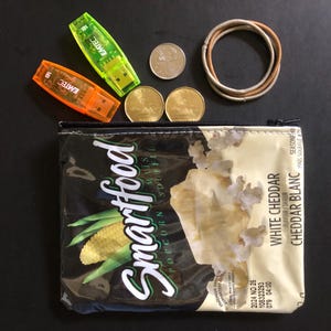 Portefeuille Smart Food - Fait main à partir d'un sac Smart Food recyclé - Porte-cartes cadeau pour enseignants