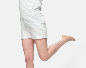 Calções casuais com composição em linho.