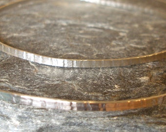Texturerat pannband i sterlingsilver: Unisex Alice-band. Kan anpassas med rör eller öglor för att göra en tiara.
