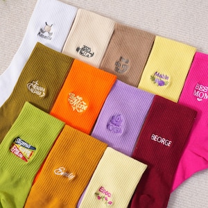 Personalisierte Socken, Monogrammsocken, Geschenke für Bräute und Brautjungfern, Junggesellinnenabschiedsgeschenke, Weihnachtsgeschenke.