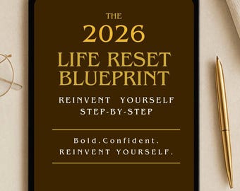 Może przedstawiać: Cyfrowy tablet wyświetla tekst "THE 2026 LIFE RESET BLUEPRINT" złotymi literami na brązowym tle. Widoczny jest również tekst "REINVENT YOURSELF STEP-BY-STEP". Złoty długopis spoczywa po prawej stronie tabletu.