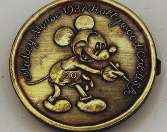 Hebilla de cinturón vintage de Mickey Mouse "Hollywood, California, EE. UU." de 1937. Sun Rubber Co. con licencia de Disney.