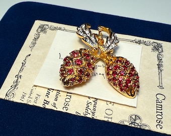 Camrose & Kross JBK vintage “Berry”  brooch