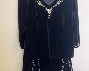 Conjunto de falda de dos piezas de terciopelo negro vintage de Eastex / Detalle floral bordado y con cuentas / Talla UK 10 / EU 36