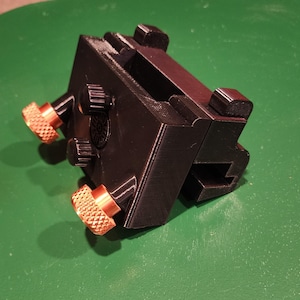 Adapter bracket for Red Sea ReefLED 90 Universal Mounting Arm