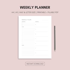 Puede incluir: Un planificador semanal blanco con el texto "WEEKLY PLANNER" en la parte superior. El planificador incluye secciones para prioridades, listas de tareas y un horario. Un lápiz gris descansa en el lado derecho. Las palabras "INSTANT DOWNLOAD" están en la parte inferior.