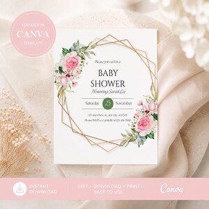 Può includere: Un invito per baby shower con un design floreale. L'invito presenta una cornice geometrica dorata, rose rosa e fogliame verde. Il testo include "Baby Shower" e i dettagli dell'evento. Modello Canva disponibile.