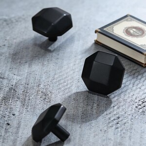 Tirador de armario negro octogonal geométrico mate / Tirador de cajón moderno con diseño de piedra preciosa