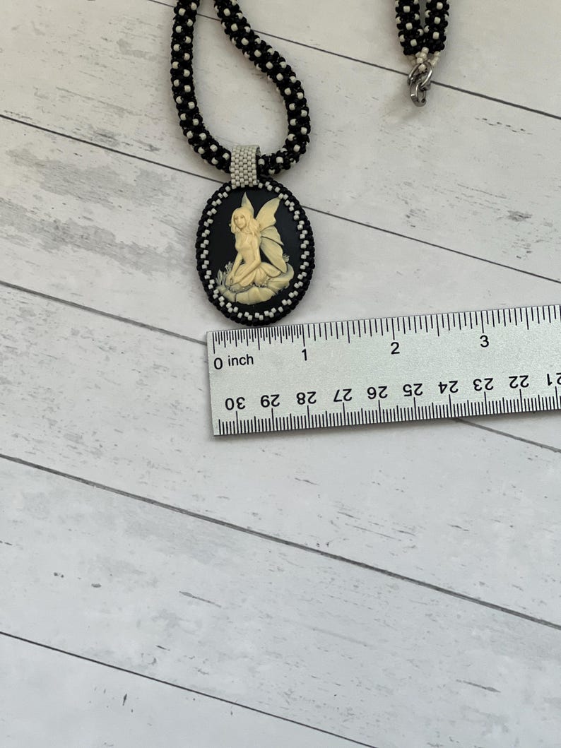 Kneeling Fairy Cameo on Beaded Chenille Stitch Necklace, 18 Inch, One of a Kind bild 7