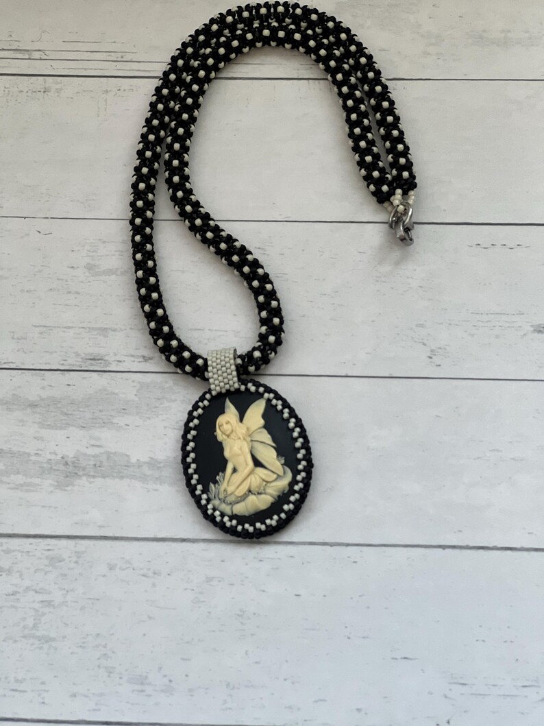 Kneeling Fairy Cameo on Beaded Chenille Stitch Necklace, 18 Inch, One of a Kind bild 6