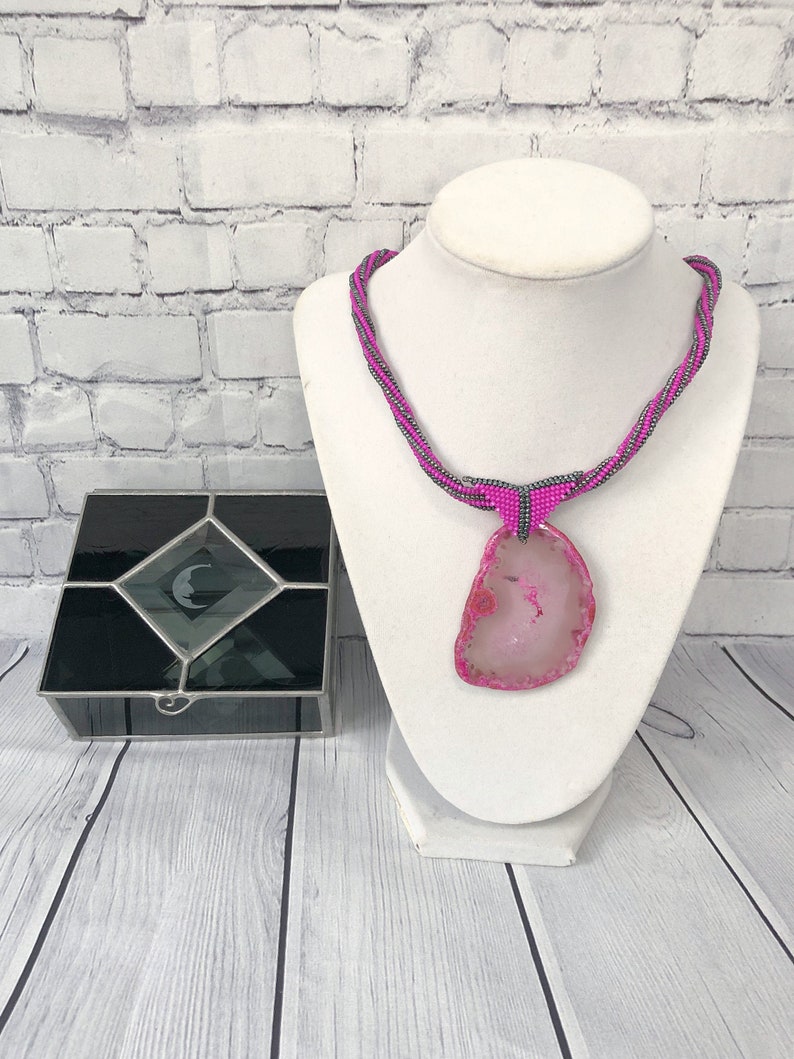 Agate Pendant Necklace Seed Bead Jewlery Statement Necklace Pink Stone Necklace Beaded Necklace Herringbone Stitch Bead Woven Jewelry