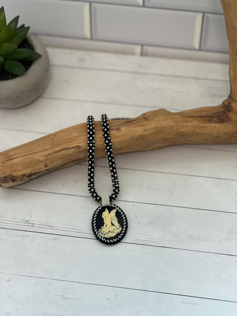 Kneeling Fairy Cameo on Beaded Chenille Stitch Necklace, 18 Inch, One of a Kind bild 2
