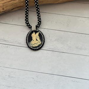 Kneeling Fairy Cameo on Beaded Chenille Stitch Necklace, 18 Inch, One of a Kind bild 3