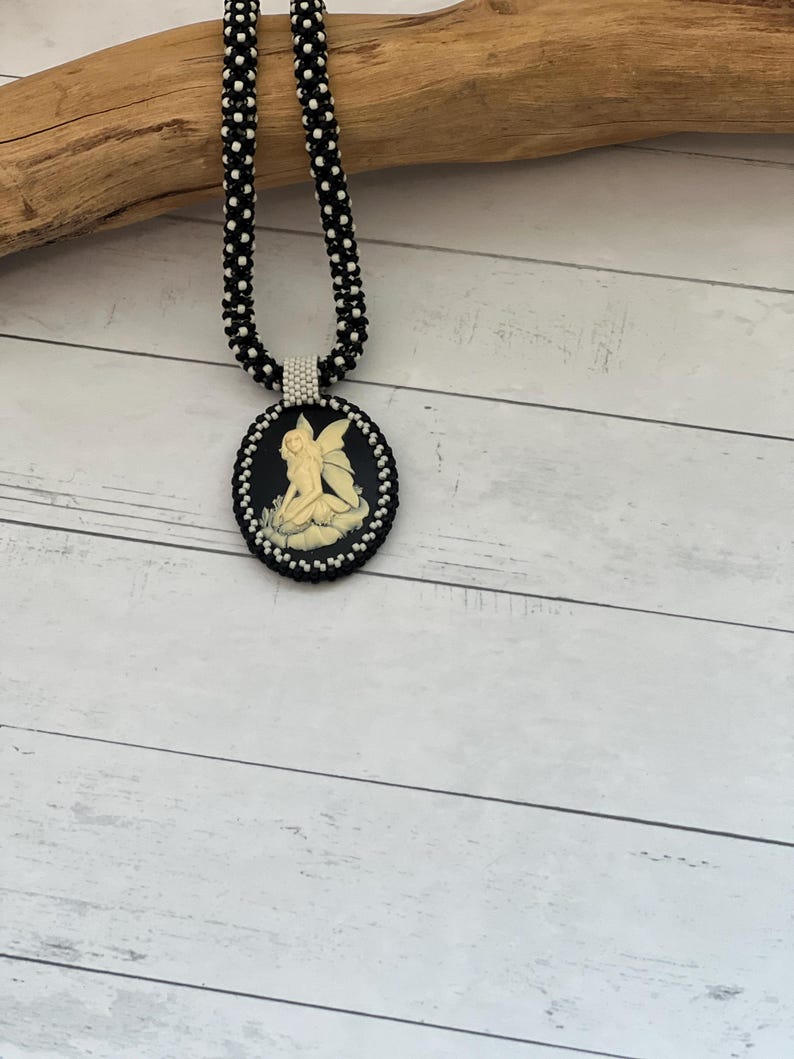 Kneeling Fairy Cameo on Beaded Chenille Stitch Necklace, 18 Inch, One of a Kind bild 3