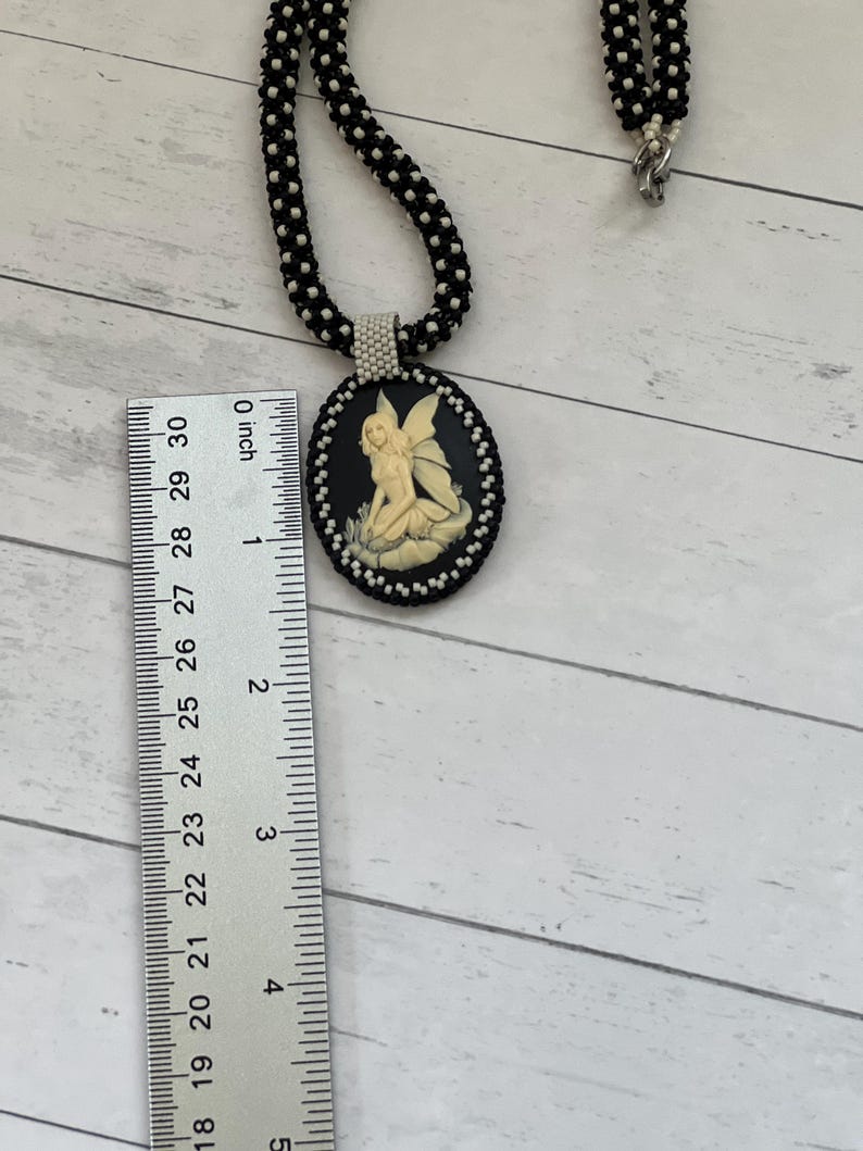 Kneeling Fairy Cameo on Beaded Chenille Stitch Necklace, 18 Inch, One of a Kind bild 8