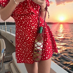 Portabotellas macramé en cordón de poliéster color vino, Bolsa para botella hecha a mano, Regalo amantes vino, Boho artesanal