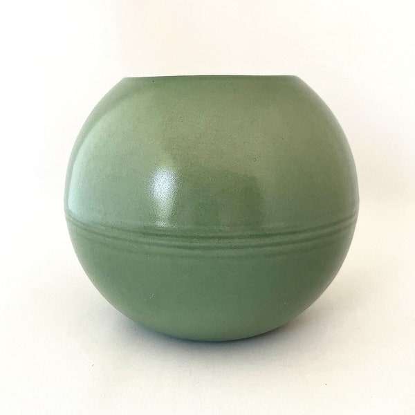 1930s Trenton Pottery Art Deco Round Green Ball Orbit Vase marked TAC - Trenton Art China  - Modernist Design