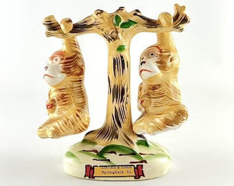 Vintage 3 Piece Hanging Tree Monkeys Salt and Pepper Shakers - Souvenir of Lincoln's Tomb Springfield Illinois - 1950s Made in Japan