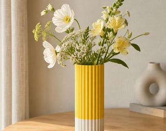 Two-tone ribbed vase with glass insert – 3D printed decoration – modern flower vase – minimalist vase – gift idea – floral decoration
