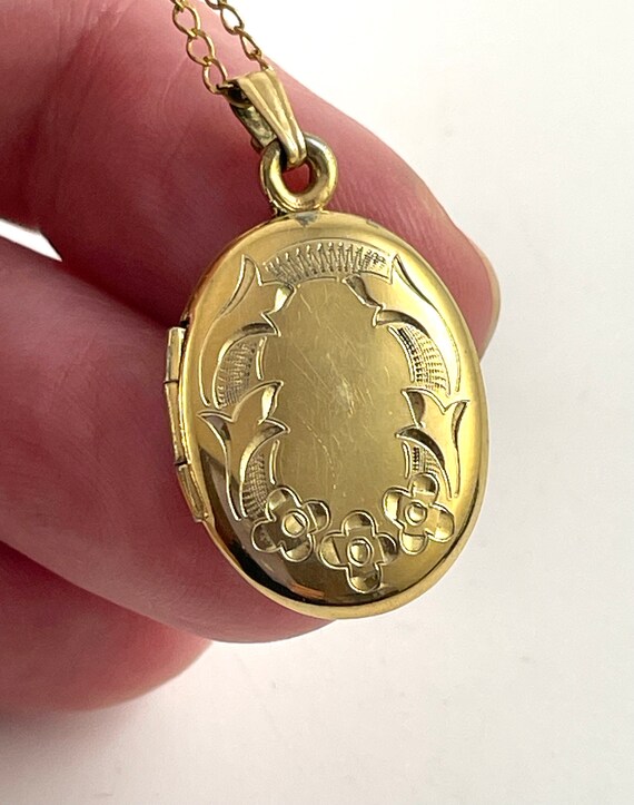 Vintage Locket Mini Oval Photo Pendant Necklace - image 8