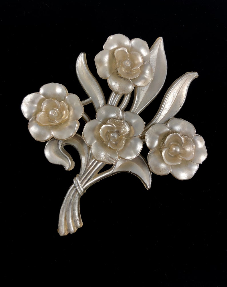 Broche Vintage En Celluloïd Années 50 - Bouquet De Fleurs Peint Sur Laiton - Collection