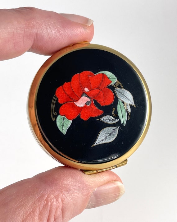 Vintage Pill Box Stratton Red Floral in Original … - image 4