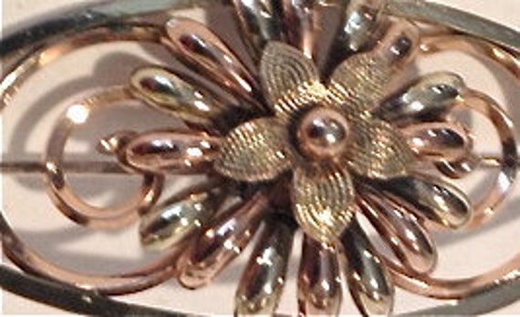 Vintage DIANA Two Tone metal Flower Brooch Unique… - image 4