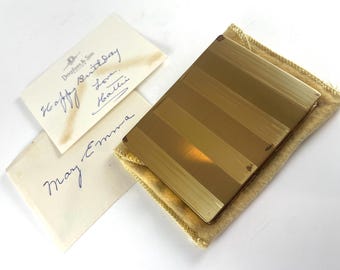 Vintage Compact Volupte Scalloped Edges