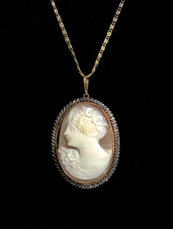 Vintage Cameo Necklace Carved Shell Pendant Uniqu… - image 8