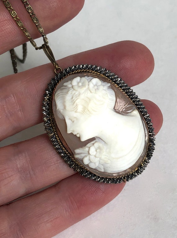 Vintage Cameo Necklace Carved Shell Pendant Uniqu… - image 4