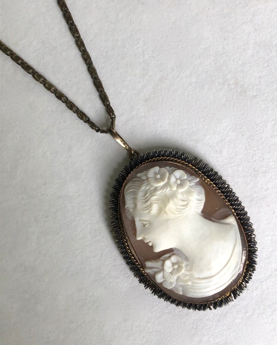 Vintage Cameo Necklace Carved Shell Pendant Uniqu… - image 6