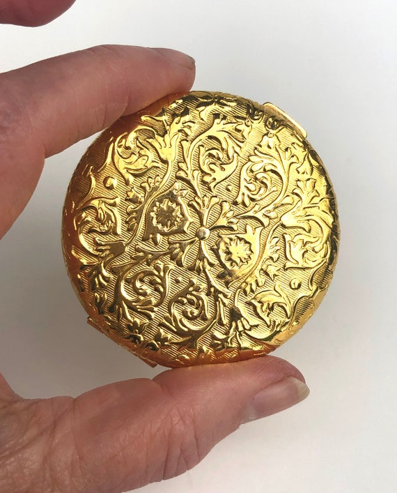 Vintage Compact FANBO by Sam Fong
