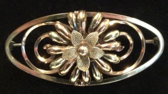 Vintage DIANA Two Tone metal Flower Brooch Unique… - image 1