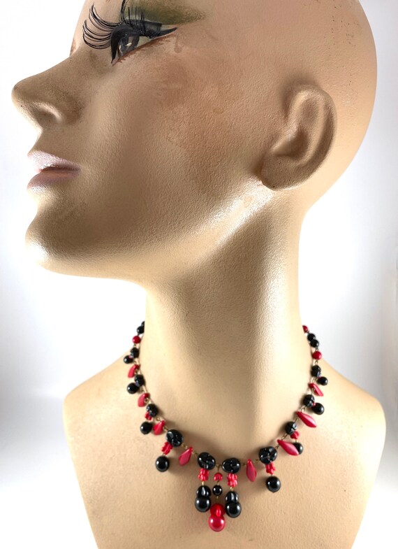 Vintage Necklace Red and Black Glass Glass Cha Ch… - image 7