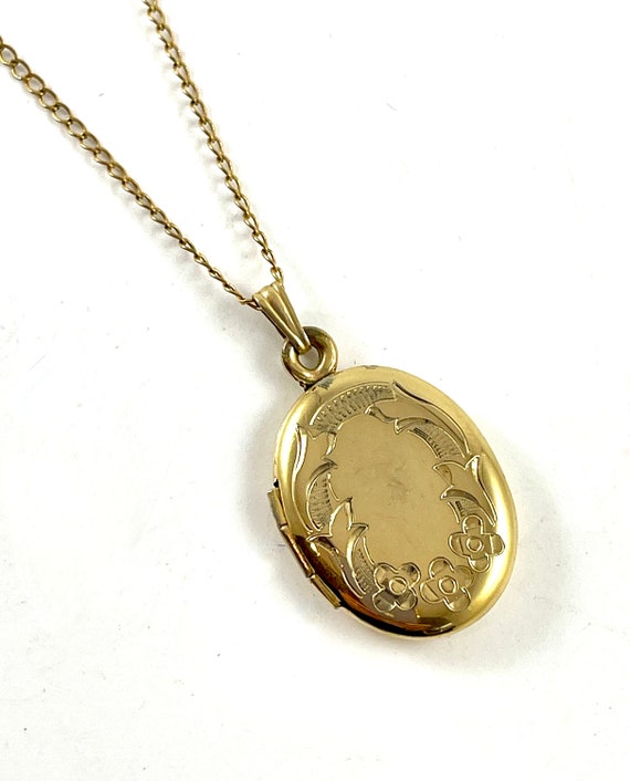 Vintage Locket Mini Oval Photo Pendant Necklace - image 1