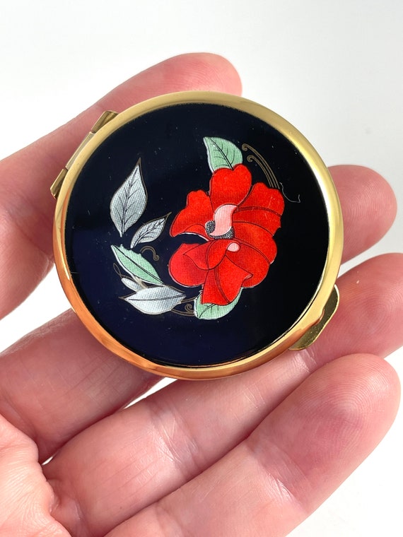 Vintage Pill Box Stratton Red Floral in Original … - image 2