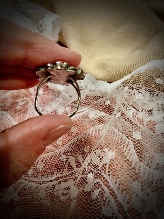 Unsigned Native American Cardinal Bird, Coral Ring - image 3