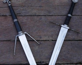 Para ręcznie robionych mieczy wystawowych Arondight – kolekcjonerskie przedmioty fantasy inspirowane Geraltem z Rivii