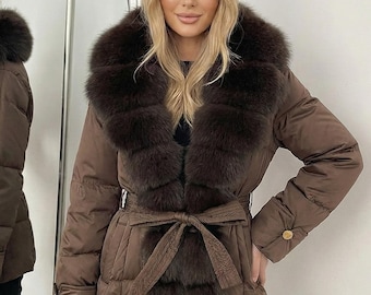 Luxury Winter Belted Puffer Coat with Plush Detachable Collar – Warm Thick Long Jacket for Women – Elegant Slim Fit Outerwear