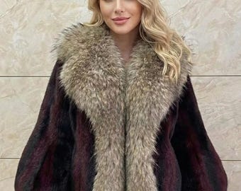 Oversized Faux Fur Collar Winter Coat for Women – Soft Plush Textured Jacket – Warm Loose Fit Outerwear – Chic Layered Sleeve Design