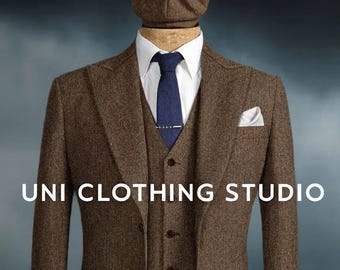 ブラウンツイードの3ピーススーツ、エレガントなカスタム仕立ての