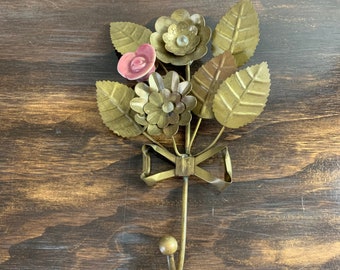 Vintage Tole Flowers Hook Flower Bouquet Hook Tole Metal Roses Wall Hook French Country Farmhouse Decor